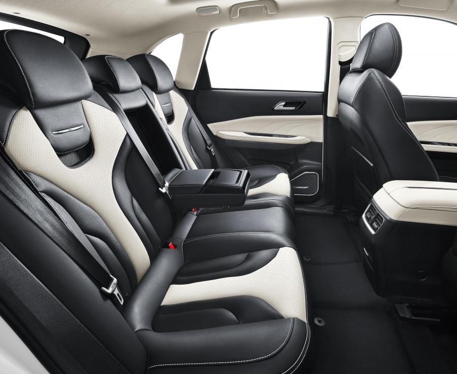 Интерьер Zotye T600 2018 года  (фото 6 из 7)